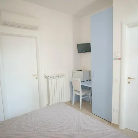 Alojamento de Acomodação e Pequeno-almoço Girasole 3*