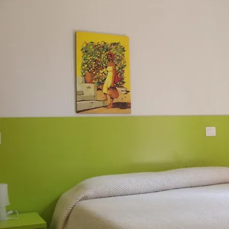 Girasole Bed and Breakfast Λατζίζε