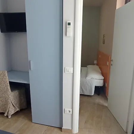 Girasole Bed and Breakfast Λατζίζε