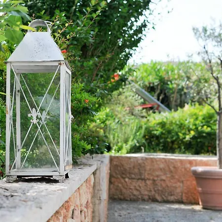 Girasole Bed and Breakfast Λατζίζε