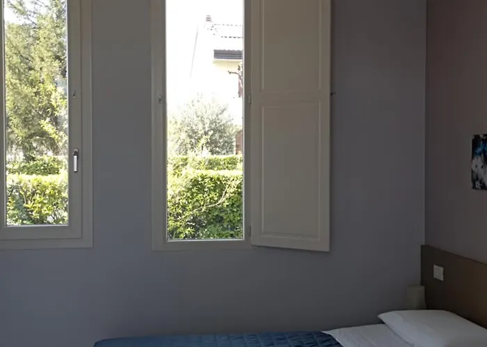 לינה וארוחת בוקר Girasole 3*