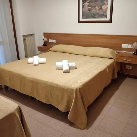 Girasole Bed and Breakfast Λατζίζε