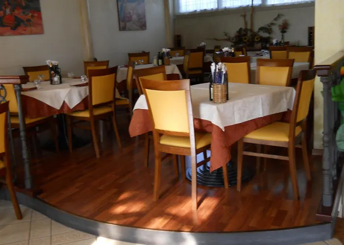 Girasole 住宿加早餐酒店 拉齐塞